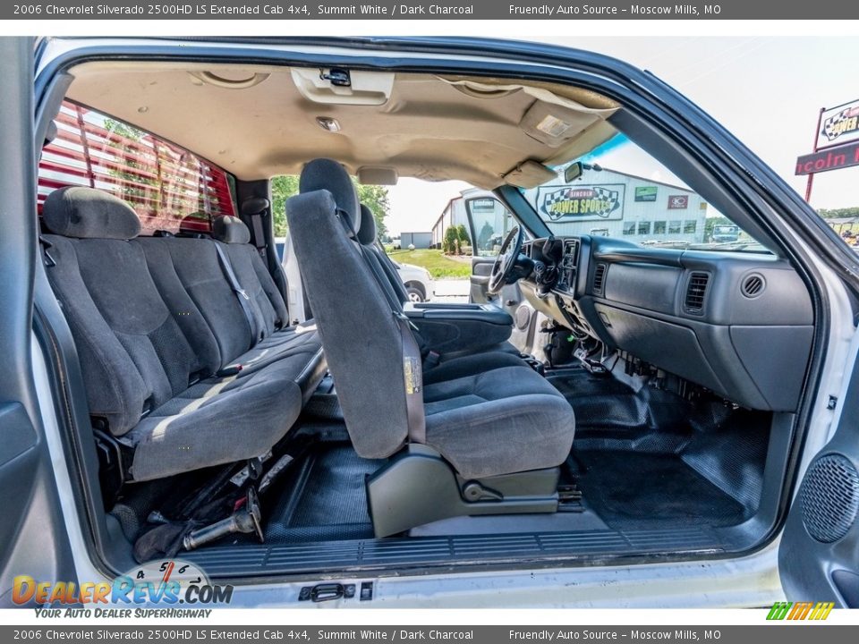 2006 Chevrolet Silverado 2500HD LS Extended Cab 4x4 Summit White / Dark Charcoal Photo #5