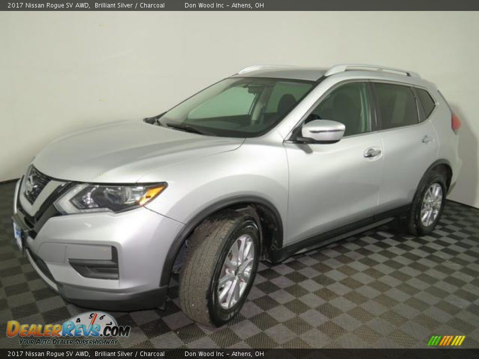 2017 Nissan Rogue SV AWD Brilliant Silver / Charcoal Photo #7