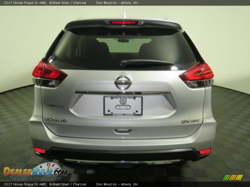 2017 Nissan Rogue SV AWD Brilliant Silver / Charcoal Photo #11