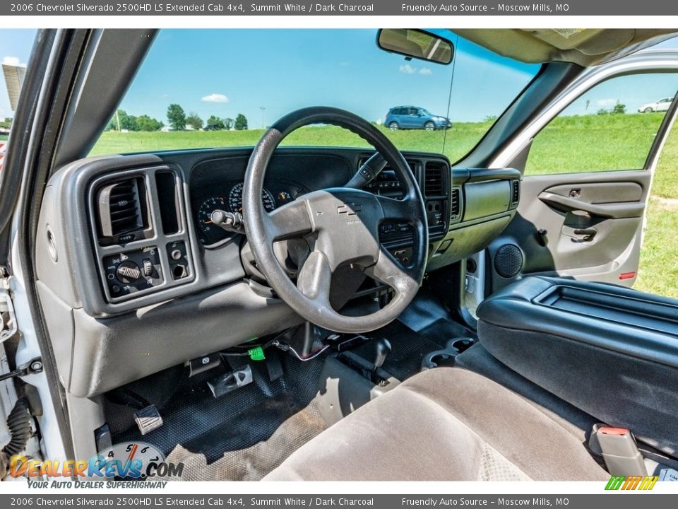 2006 Chevrolet Silverado 2500HD LS Extended Cab 4x4 Summit White / Dark Charcoal Photo #13