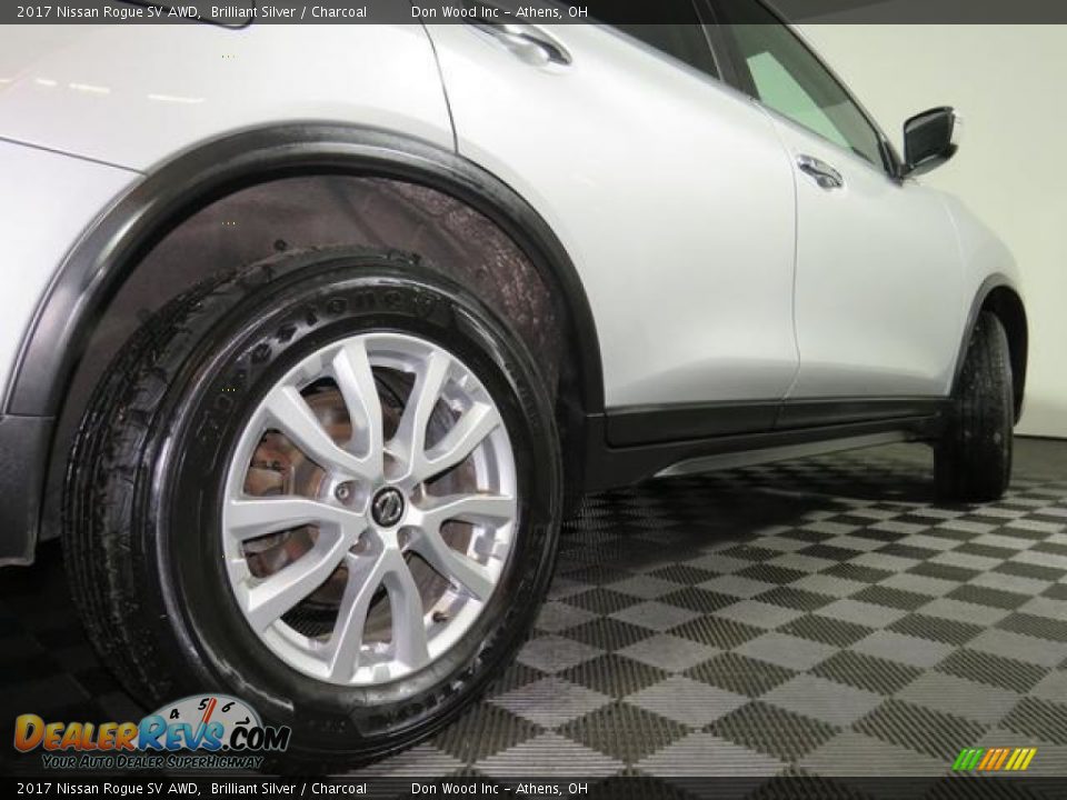 2017 Nissan Rogue SV AWD Brilliant Silver / Charcoal Photo #16