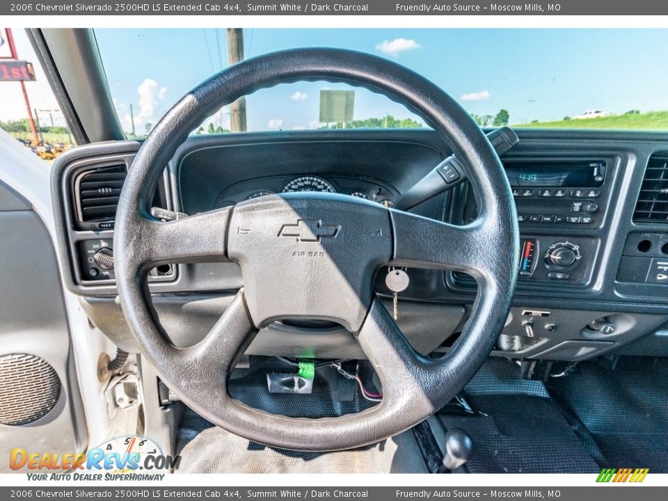 2006 Chevrolet Silverado 2500HD LS Extended Cab 4x4 Summit White / Dark Charcoal Photo #16