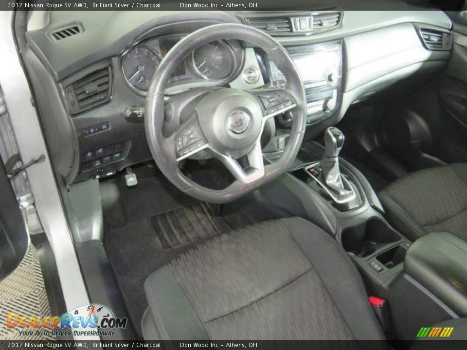 2017 Nissan Rogue SV AWD Brilliant Silver / Charcoal Photo #20