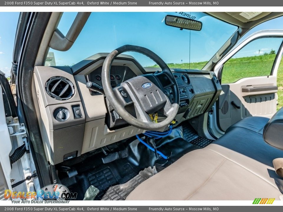 Medium Stone Interior - 2008 Ford F350 Super Duty XL SuperCab 4x4 Photo #20