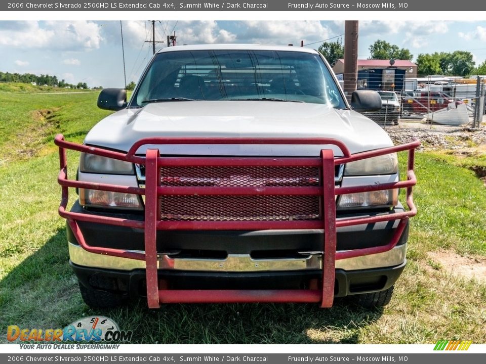 2006 Chevrolet Silverado 2500HD LS Extended Cab 4x4 Summit White / Dark Charcoal Photo #21