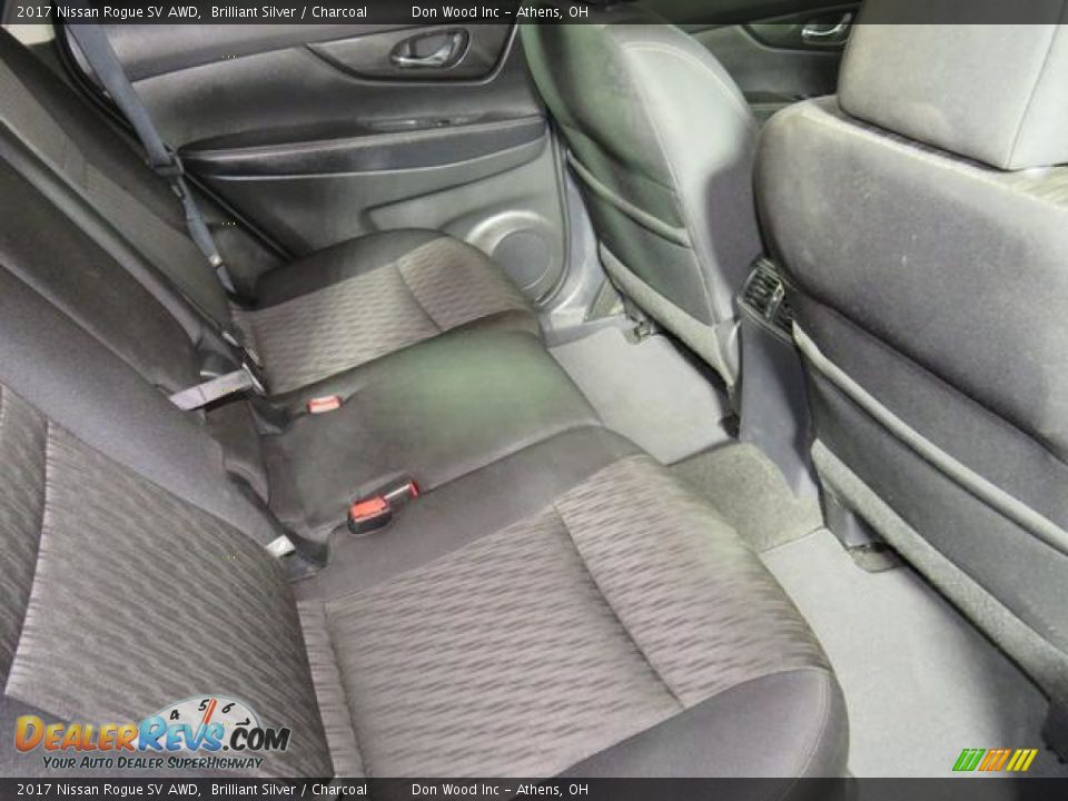 2017 Nissan Rogue SV AWD Brilliant Silver / Charcoal Photo #25