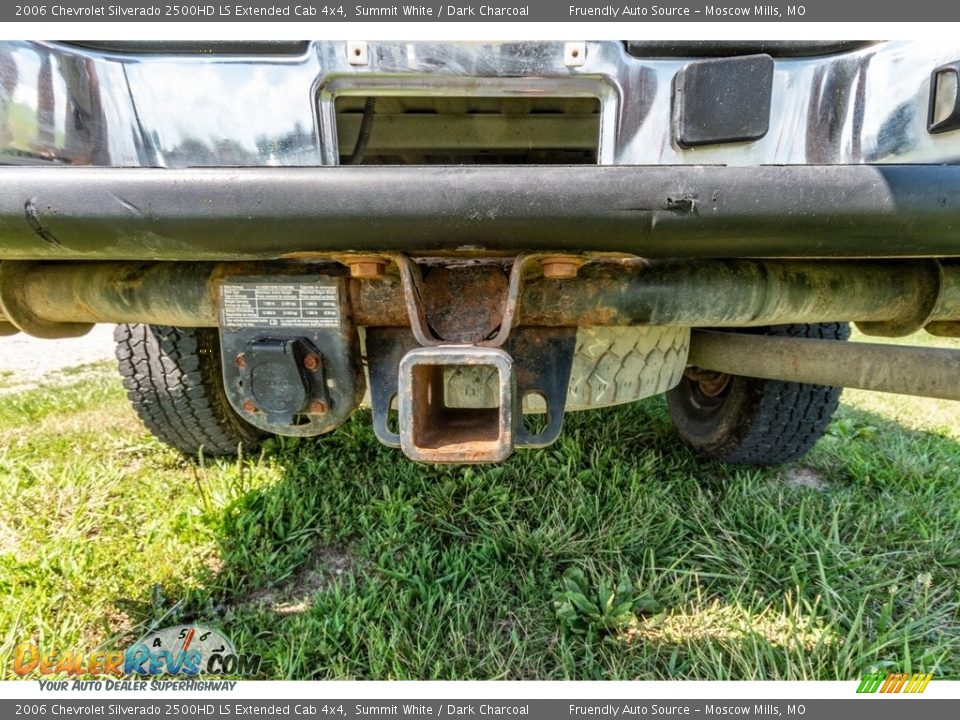 2006 Chevrolet Silverado 2500HD LS Extended Cab 4x4 Summit White / Dark Charcoal Photo #25