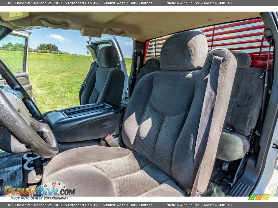 2006 Chevrolet Silverado 2500HD LS Extended Cab 4x4 Summit White / Dark Charcoal Photo #28