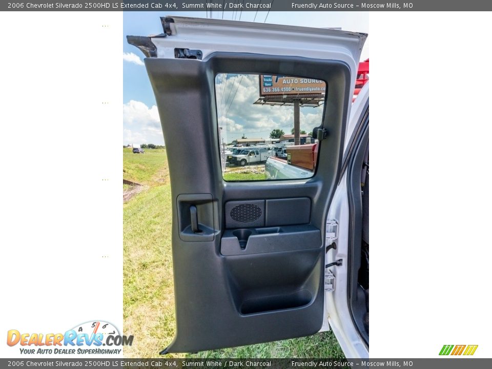 2006 Chevrolet Silverado 2500HD LS Extended Cab 4x4 Summit White / Dark Charcoal Photo #34