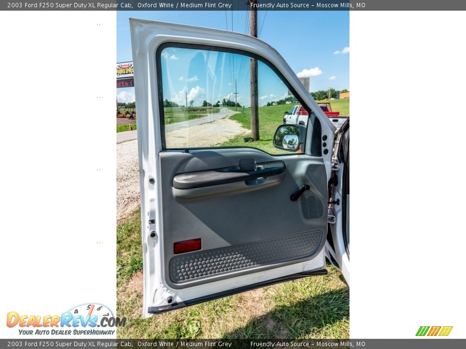 Door Panel of 2003 Ford F250 Super Duty XL Regular Cab Photo #21