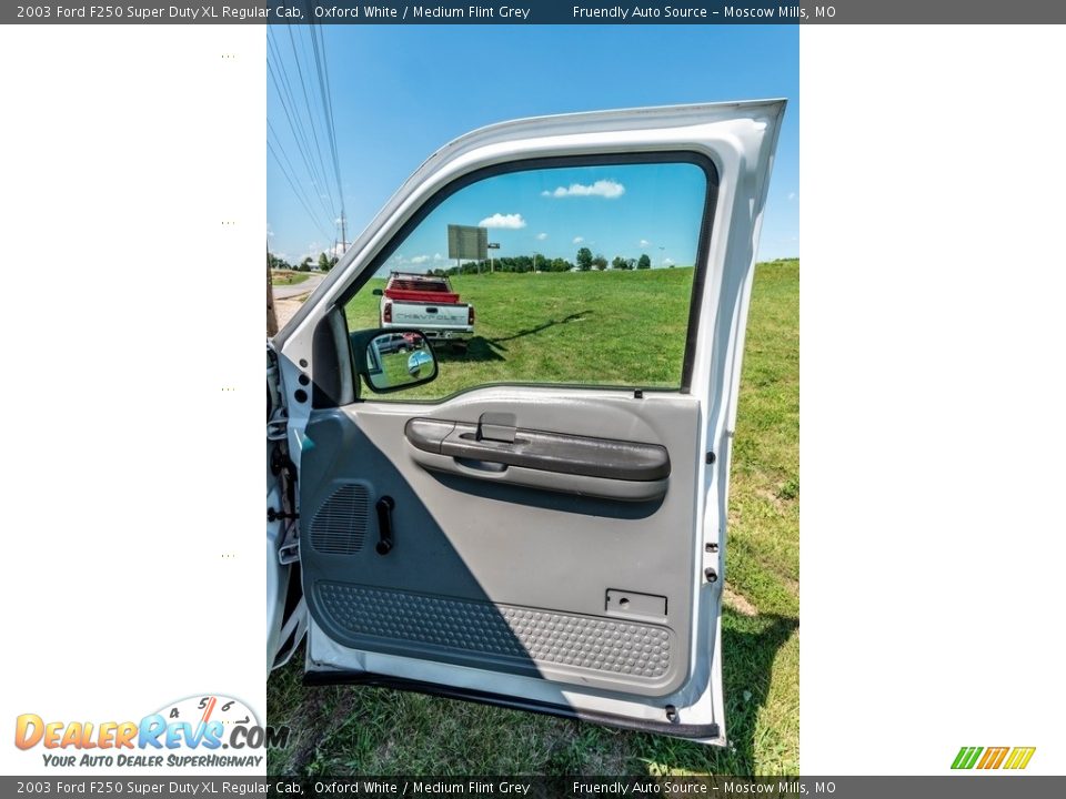 Door Panel of 2003 Ford F250 Super Duty XL Regular Cab Photo #25