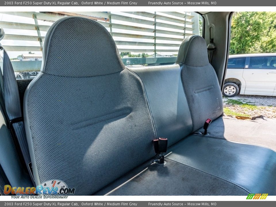 2003 Ford F250 Super Duty XL Regular Cab Oxford White / Medium Flint Grey Photo #28