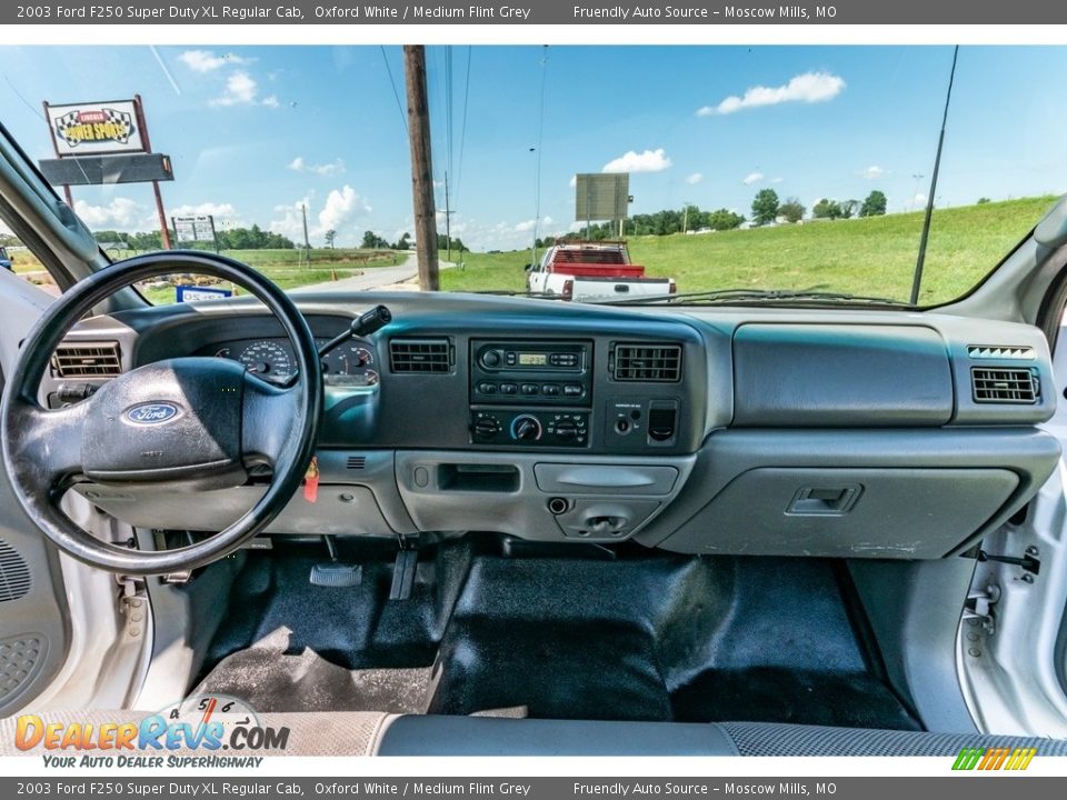 Dashboard of 2003 Ford F250 Super Duty XL Regular Cab Photo #29