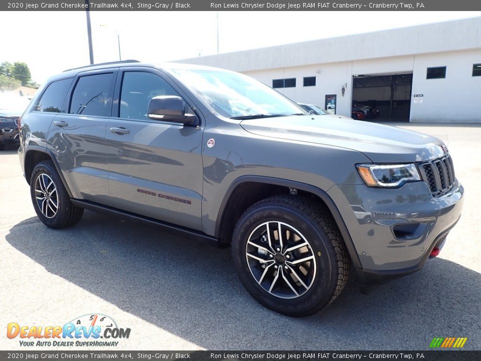 Front 3/4 View of 2020 Jeep Grand Cherokee Trailhawk 4x4 Photo #3