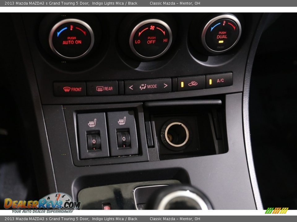 Controls of 2013 Mazda MAZDA3 s Grand Touring 5 Door Photo #14
