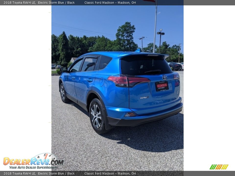 2018 Toyota RAV4 LE Electric Storm Blue / Black Photo #11