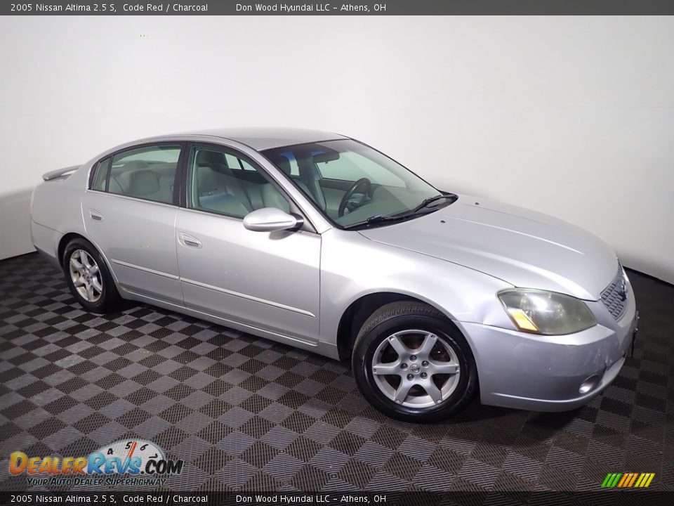2005 Nissan Altima 2.5 S Code Red / Charcoal Photo #2