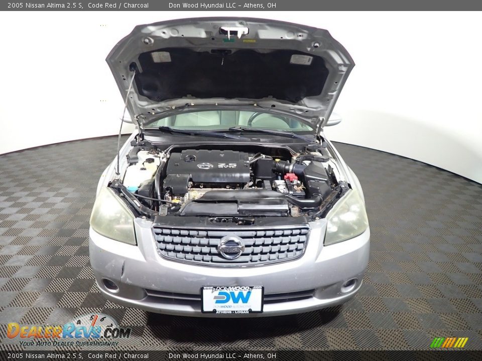 2005 Nissan Altima 2.5 S Code Red / Charcoal Photo #5