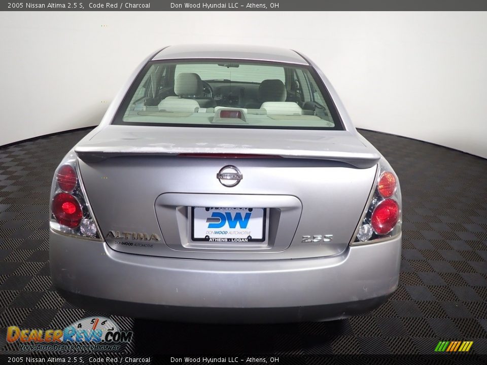 2005 Nissan Altima 2.5 S Code Red / Charcoal Photo #11