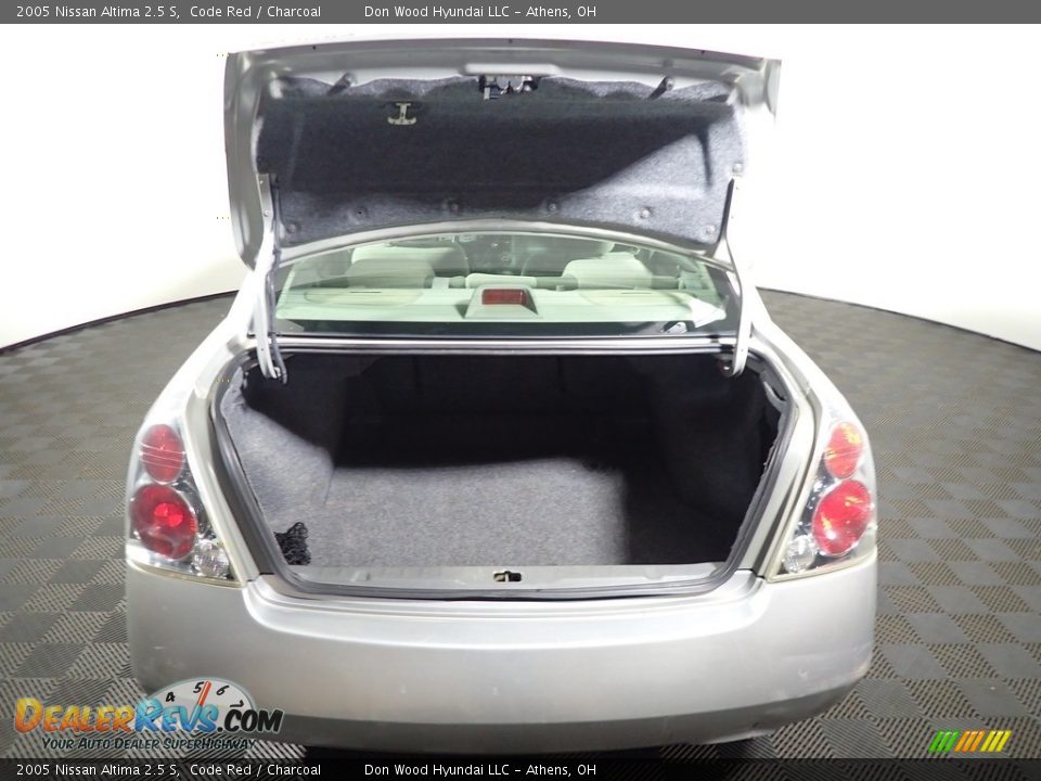 2005 Nissan Altima 2.5 S Code Red / Charcoal Photo #12