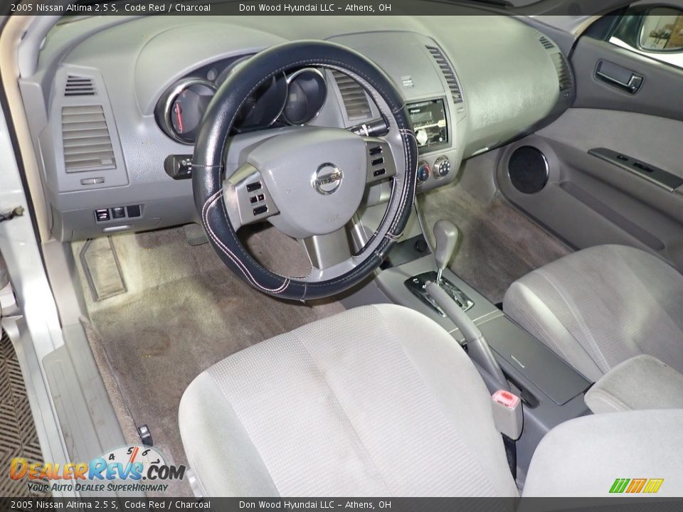2005 Nissan Altima 2.5 S Code Red / Charcoal Photo #18