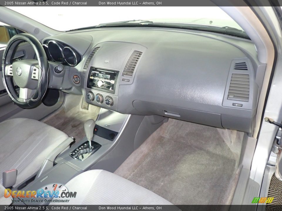 2005 Nissan Altima 2.5 S Code Red / Charcoal Photo #26