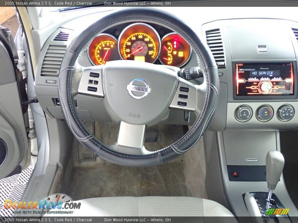 2005 Nissan Altima 2.5 S Code Red / Charcoal Photo #29