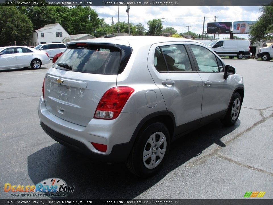 2019 Chevrolet Trax LS Silver Ice Metallic / Jet Black Photo #4