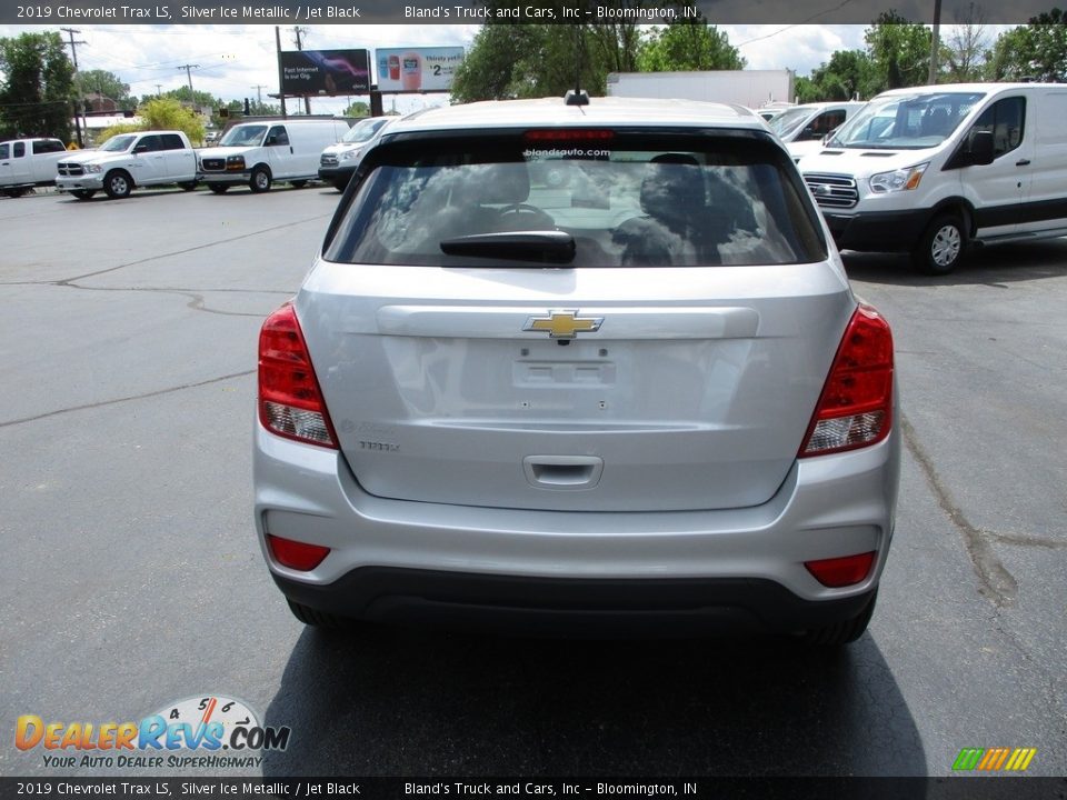 2019 Chevrolet Trax LS Silver Ice Metallic / Jet Black Photo #24