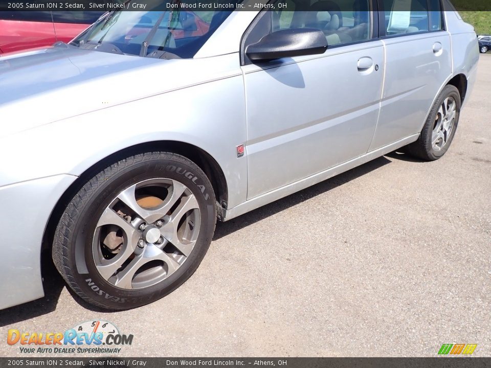 2005 Saturn ION 2 Sedan Silver Nickel / Gray Photo #6