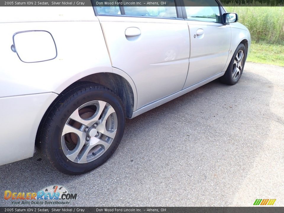 2005 Saturn ION 2 Sedan Silver Nickel / Gray Photo #11