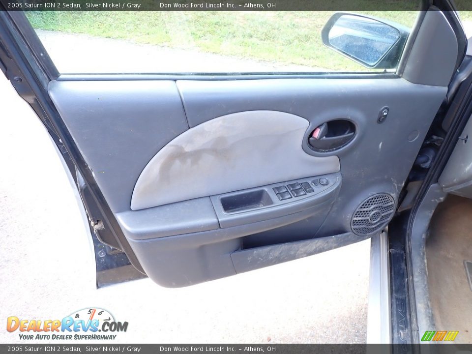 2005 Saturn ION 2 Sedan Silver Nickel / Gray Photo #12