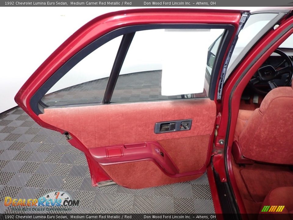 Door Panel of 1992 Chevrolet Lumina Euro Sedan Photo #19