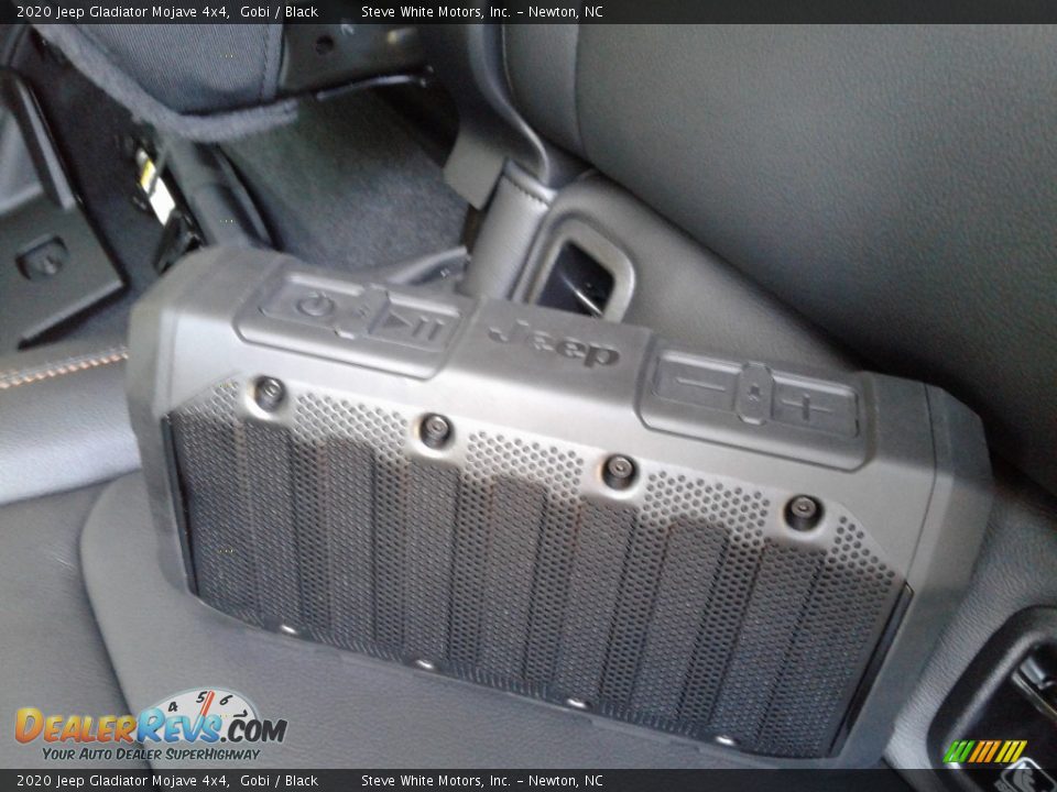 2020 Jeep Gladiator Mojave 4x4 Gobi / Black Photo #21