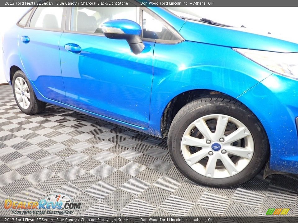 2013 Ford Fiesta SE Sedan Blue Candy / Charcoal Black/Light Stone Photo #3