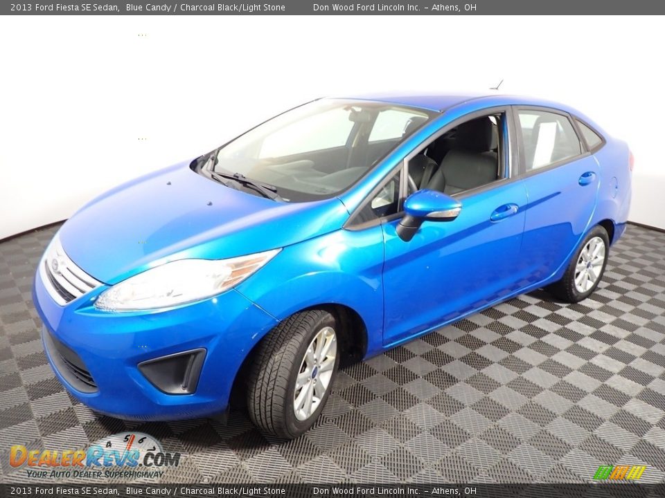 2013 Ford Fiesta SE Sedan Blue Candy / Charcoal Black/Light Stone Photo #7