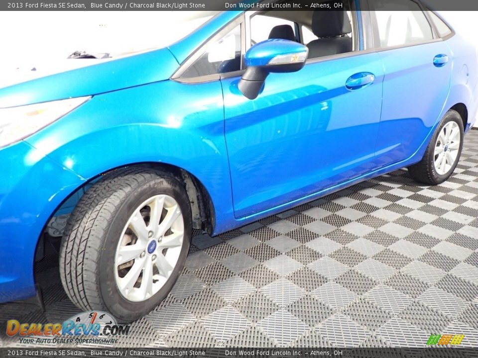 2013 Ford Fiesta SE Sedan Blue Candy / Charcoal Black/Light Stone Photo #8