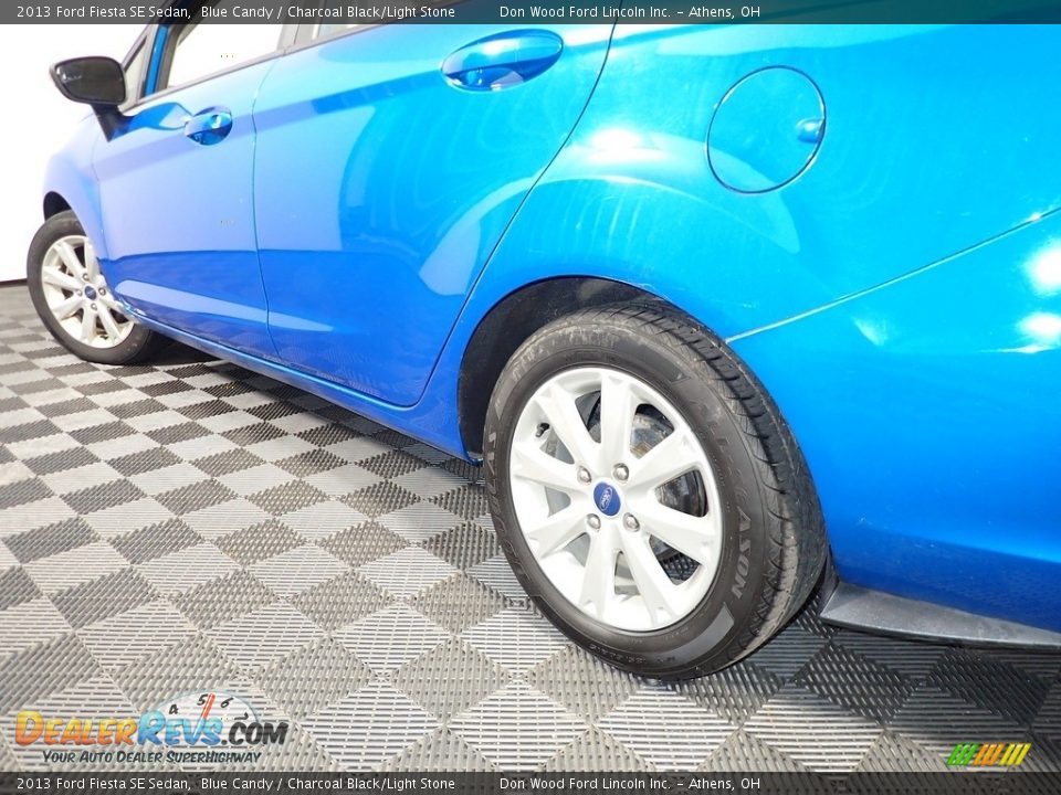 2013 Ford Fiesta SE Sedan Blue Candy / Charcoal Black/Light Stone Photo #10