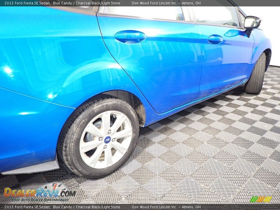 2013 Ford Fiesta SE Sedan Blue Candy / Charcoal Black/Light Stone Photo #15