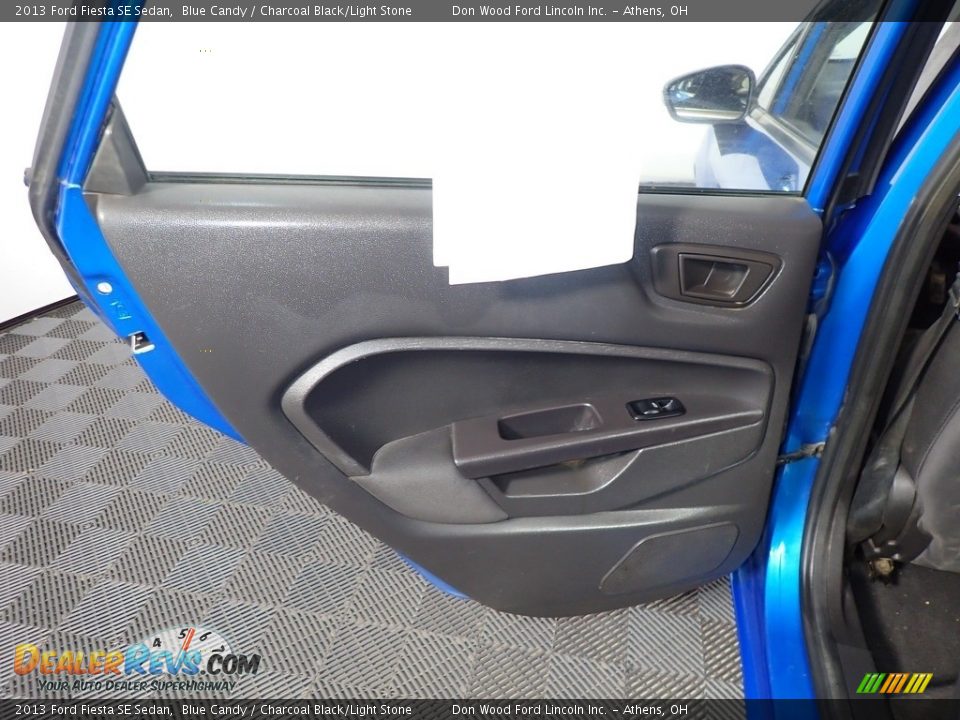 2013 Ford Fiesta SE Sedan Blue Candy / Charcoal Black/Light Stone Photo #19