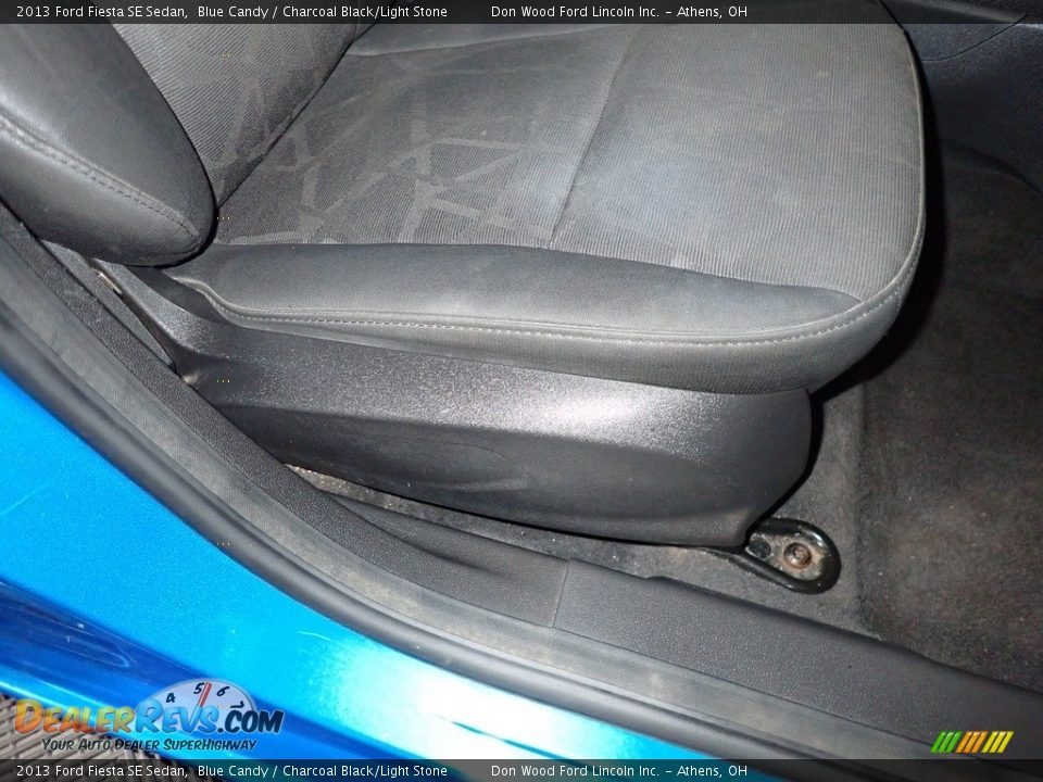 2013 Ford Fiesta SE Sedan Blue Candy / Charcoal Black/Light Stone Photo #24