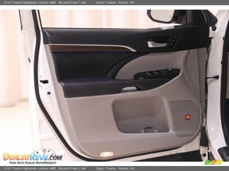 2016 Toyota Highlander Limited AWD Blizzard Pearl / Ash Photo #4