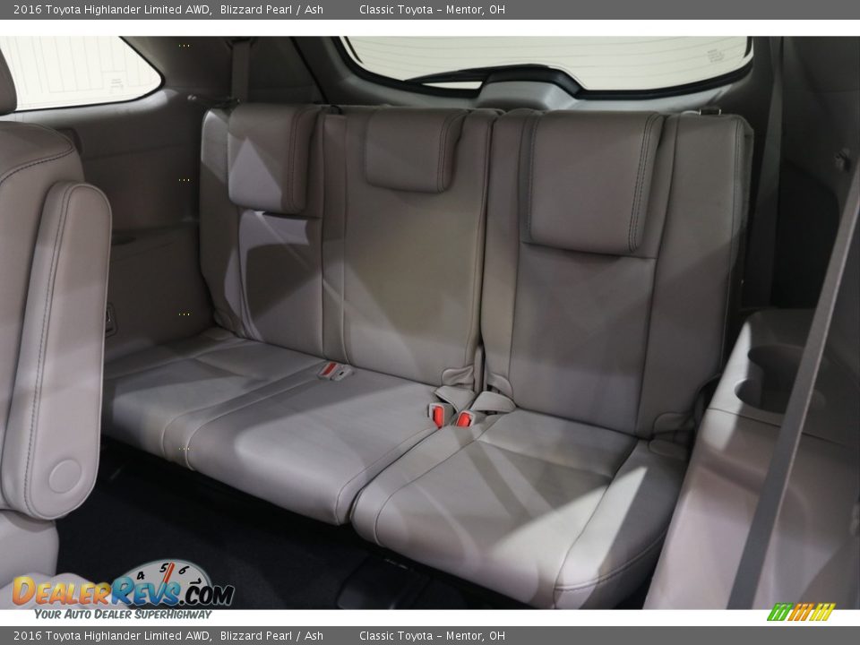 2016 Toyota Highlander Limited AWD Blizzard Pearl / Ash Photo #18