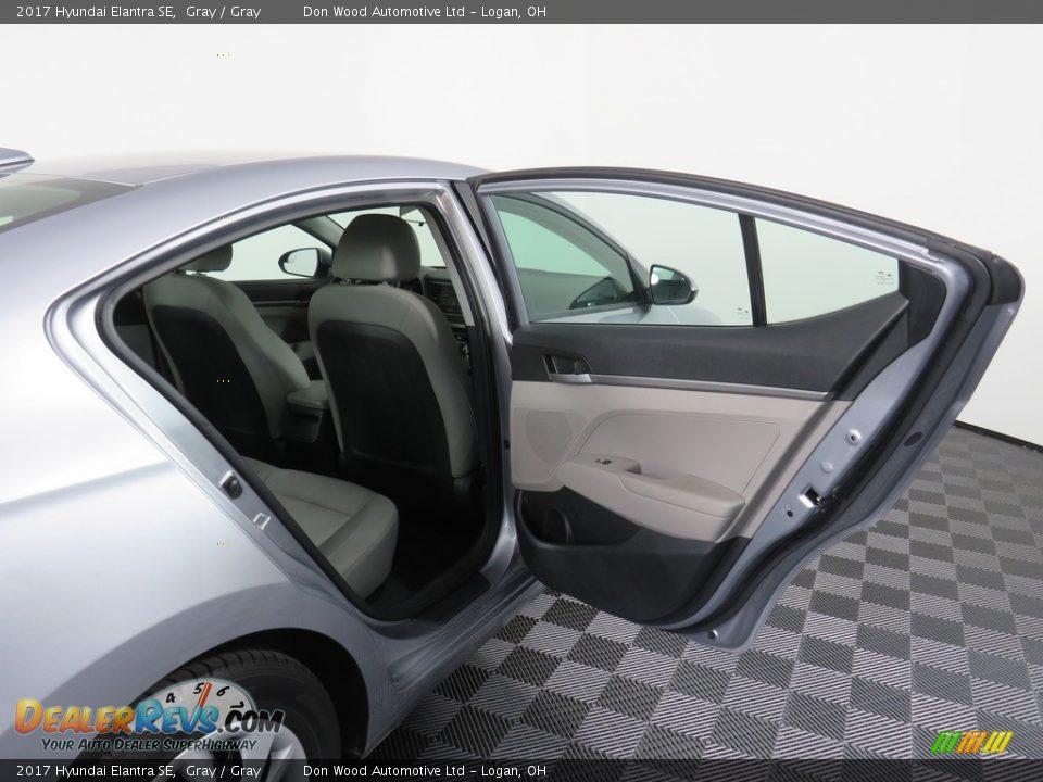 2017 Hyundai Elantra SE Gray / Gray Photo #33