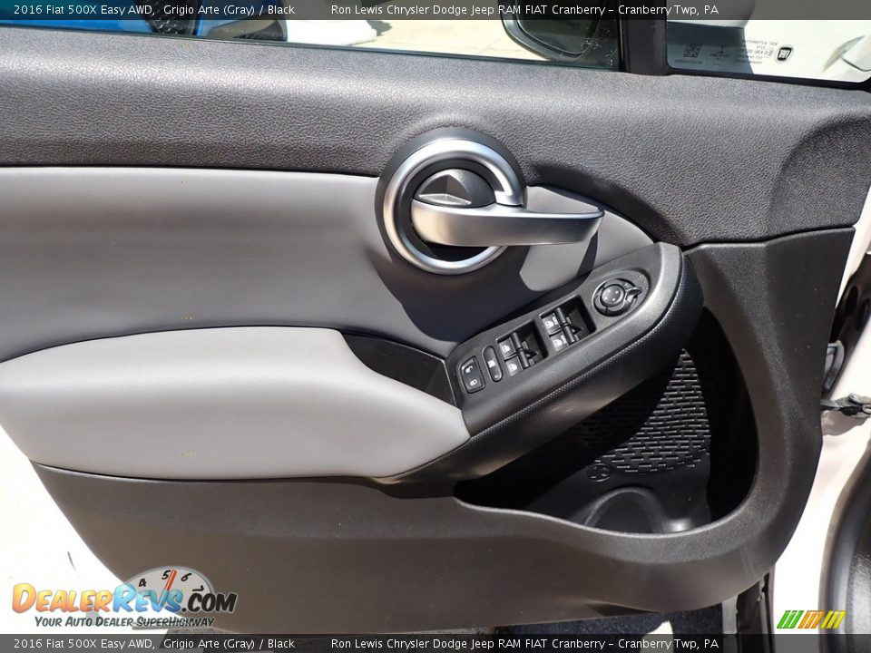 Door Panel of 2016 Fiat 500X Easy AWD Photo #15