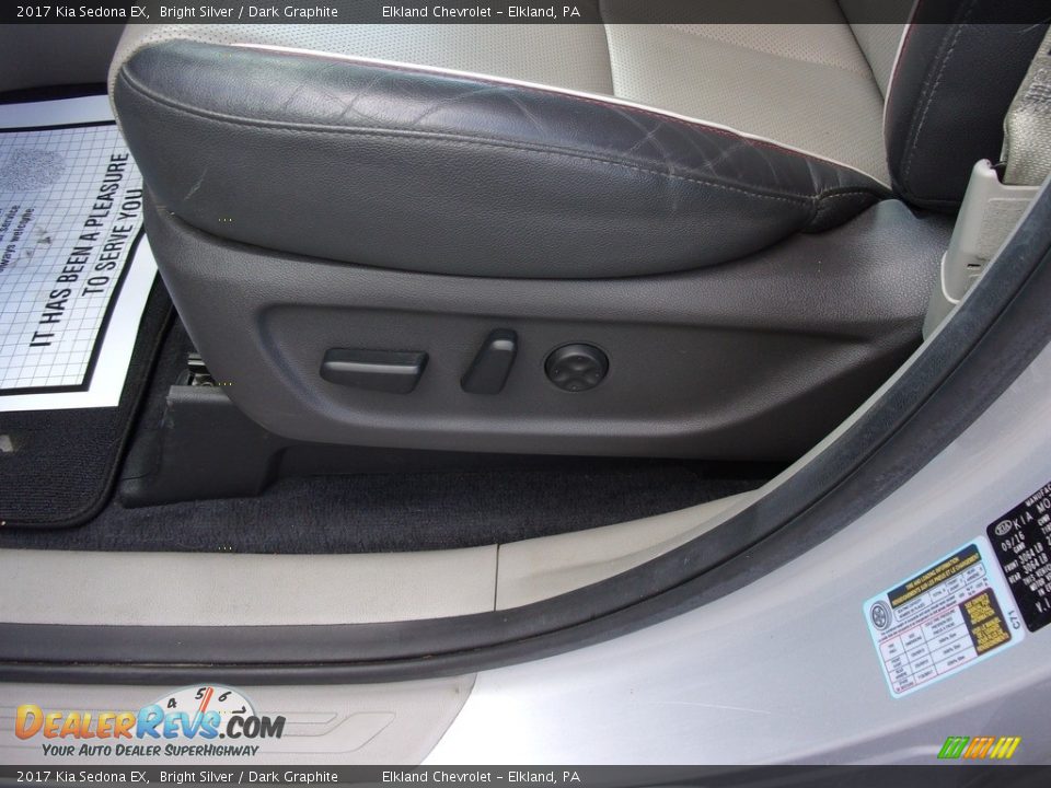 2017 Kia Sedona EX Bright Silver / Dark Graphite Photo #14