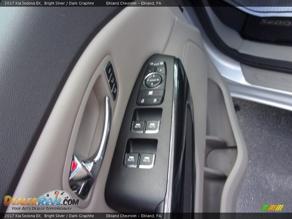 Controls of 2017 Kia Sedona EX Photo #15