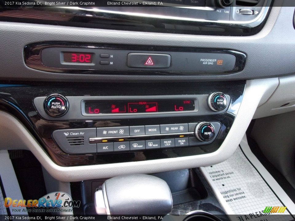 Controls of 2017 Kia Sedona EX Photo #18