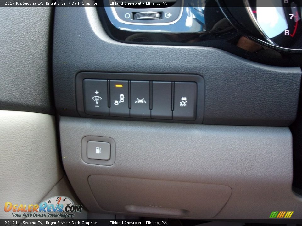 Controls of 2017 Kia Sedona EX Photo #25