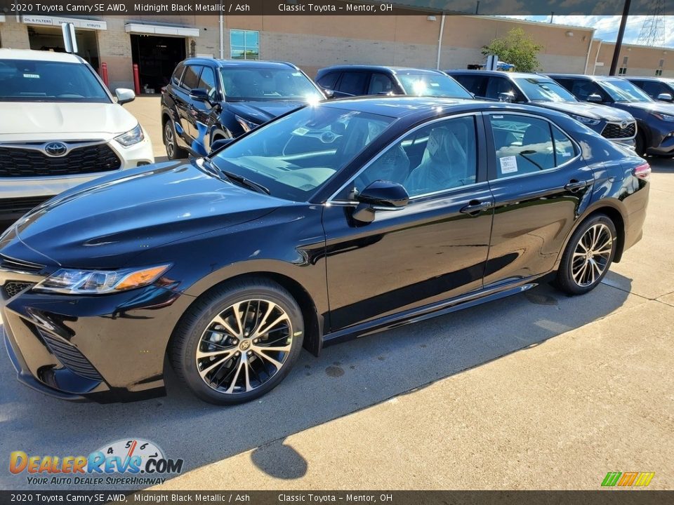 2020 Toyota Camry SE AWD Midnight Black Metallic / Ash Photo #1